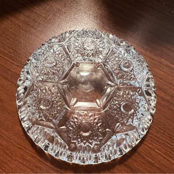 Vintage Cut Clear Glass Ashtray - Picture 4 of 5